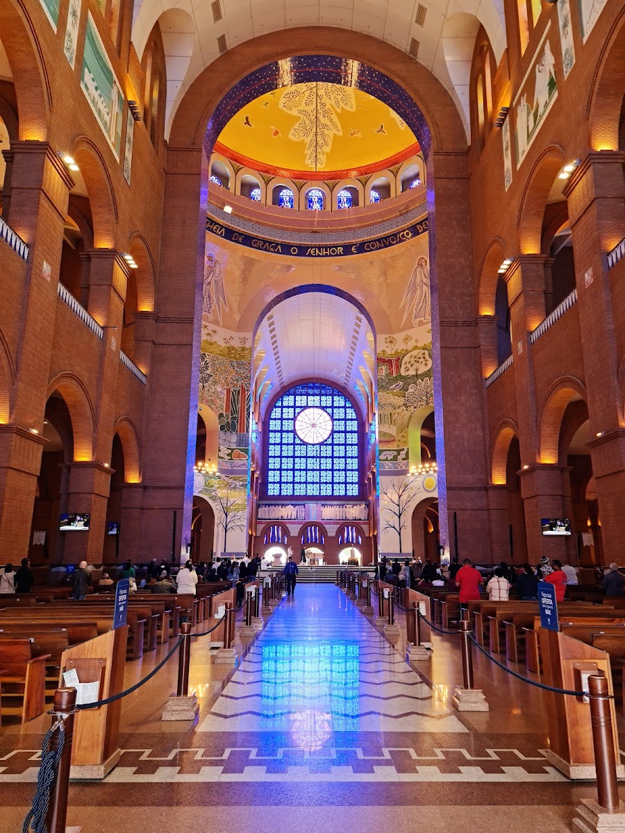 Excursão Religiosa: Roteiro de Santuários Acessíveis de Ônibus